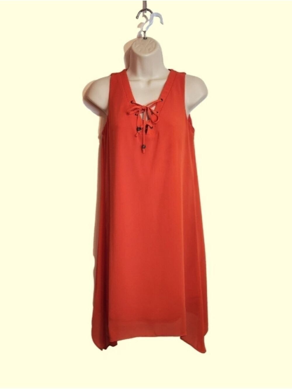 By & By Red Coral Lace Up V Neck Handkerchief Hem Sleeveless Shift Dress Small